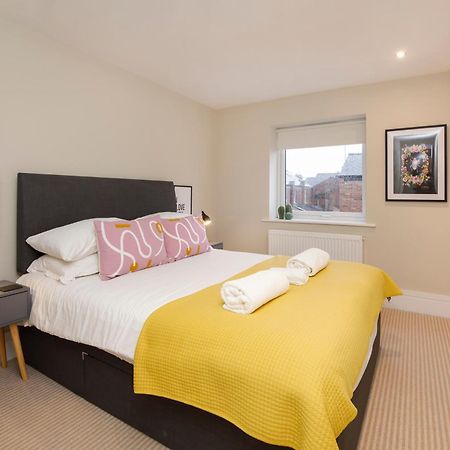 Compton Lodge Luxury Apartment-Free Parking York Exteriör bild
